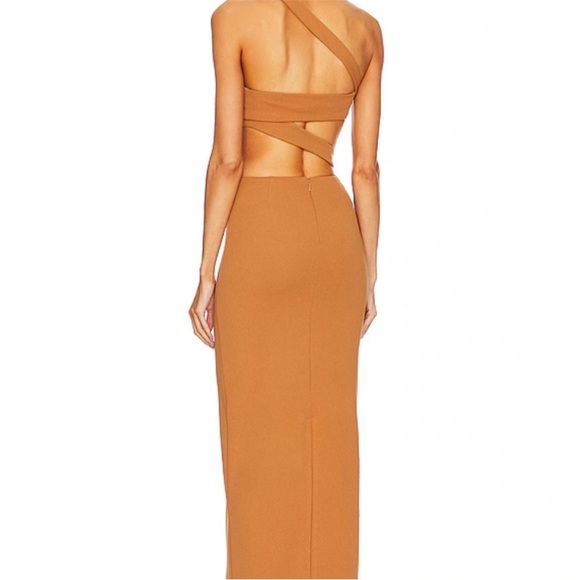 Michael Costello Dresses & Skirts - Michael Costello X revolve Tory Gown in Carmel brown